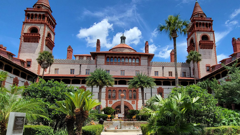 What Are Some Cheap Florida Getaways from Newark for Couples